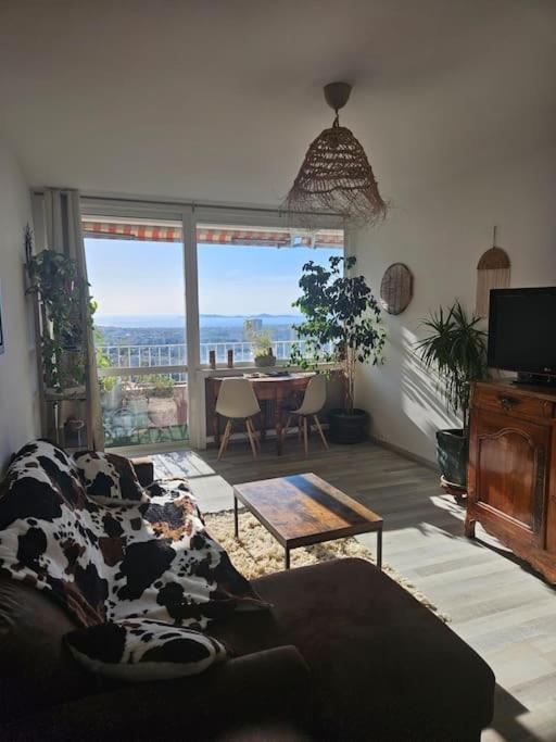 Magnifique T3 Vue Stade Velodrome Calanques Apartment Marseille
